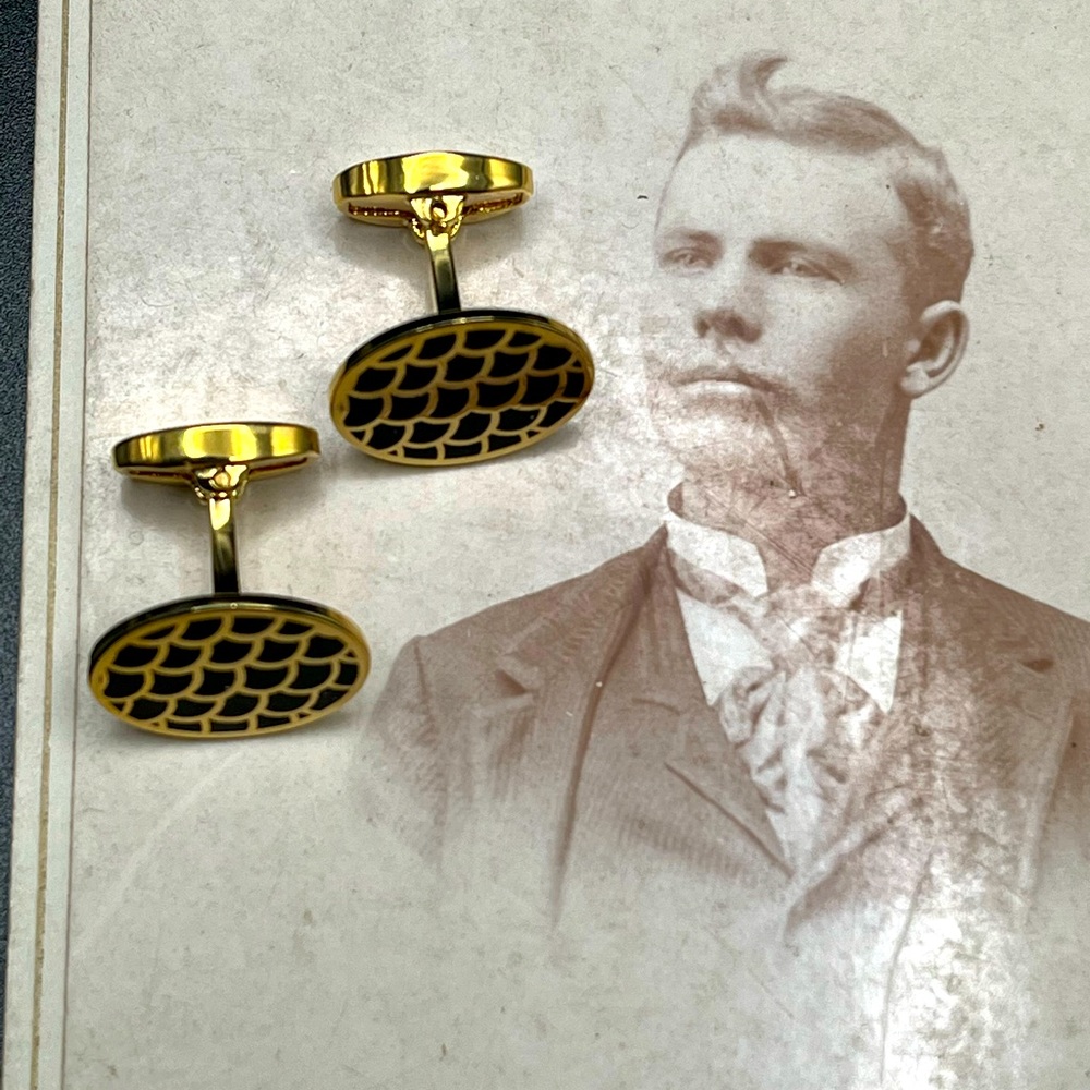 Authentic Halcyon Days Men’s Salamander Pattern 18kt Gold Plated Cuffliks